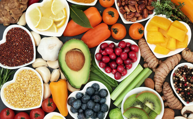 Ernährung im Alter: Tipps zu Mangelernährung, Appetitanreger & mehr Ernährung im Alter: Tipps zu Mangelernährung, Appetitanreger & mehr