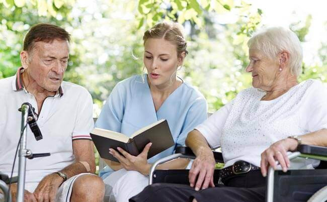 Seniorenbetreuung & 24-Stunden-Altenpflege zu Hause